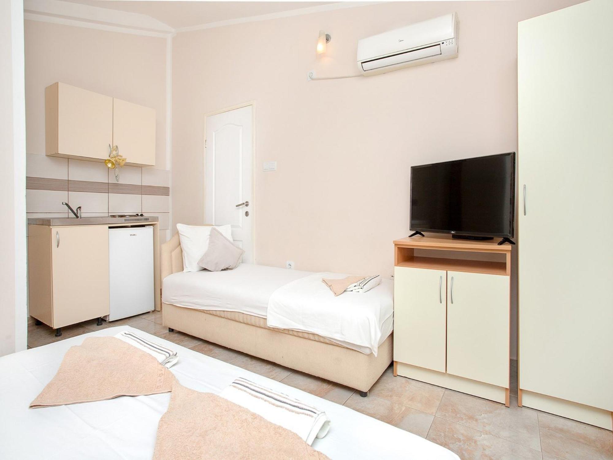 Apartments Mik5 - Famous Beach Jaz Budva Dış mekan fotoğraf