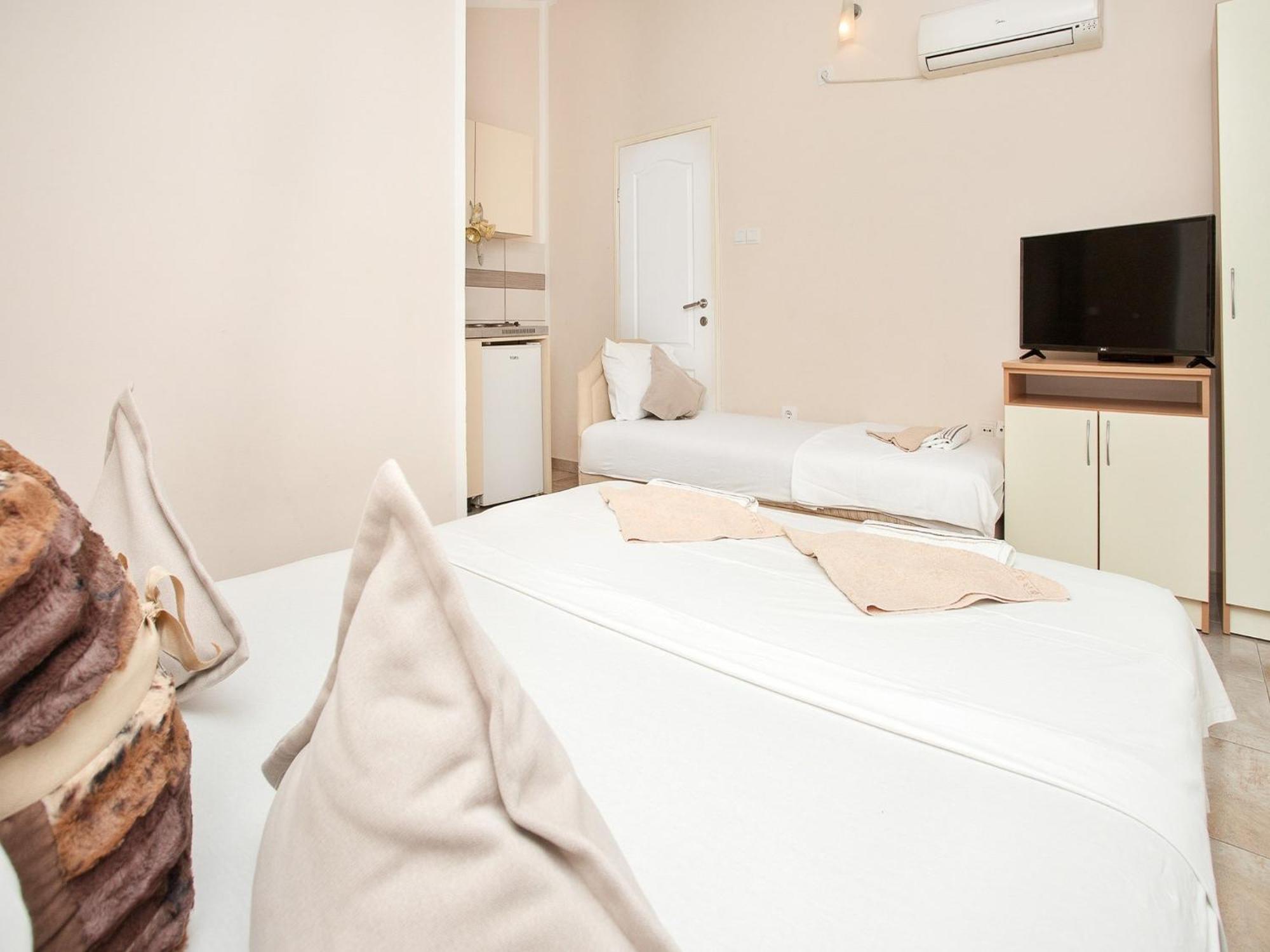 Apartments Mik5 - Famous Beach Jaz Budva Dış mekan fotoğraf